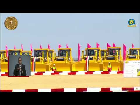 رئيس الهيئة الهندسية للقوات المسلحة يستعرض المعدات المشاركة في المشروعات التنموية بسيناء