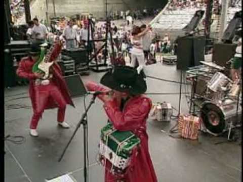 在 YouTube 上观看 EL TIBURON GRUPO EXTERMINADOR