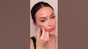 FOUNDATION TOO DARK?! 😳 #makeup #shorts #youtubeshorts #makeupshorts #makeuphacks #makeuptutorial