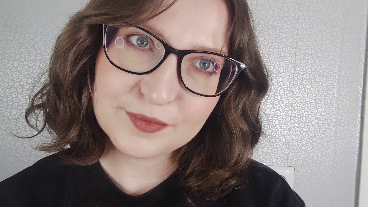 230. Разбираю палетки и консилеры. Делаю простой макияж Divage Easy Nude Fresh