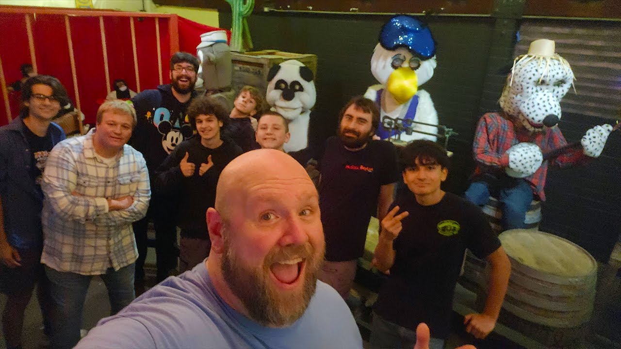 Я наконец-то посетил шоу «Человек и собака» над фуд-кортом Promenade в Оушен-Сити, штат Нью-Джерси!