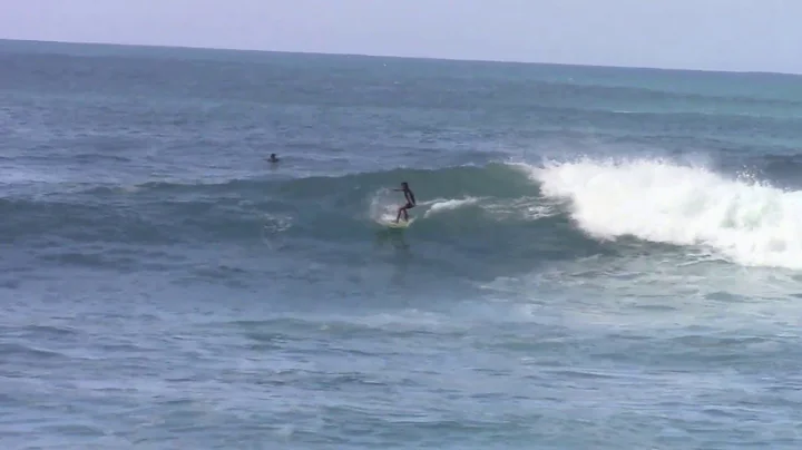 Leo Olson  10 year old surfing @Waimea Pinballs 2016