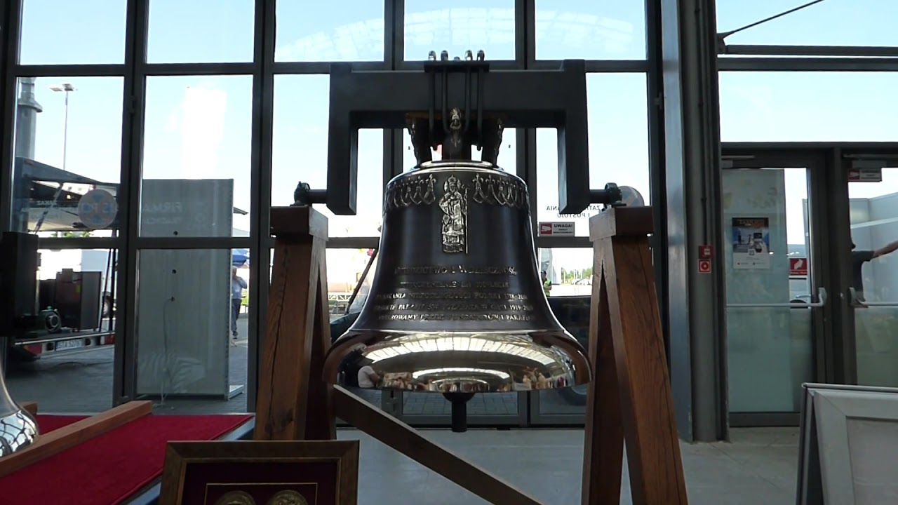 Sacroexpo 2019 - ludwisarnia Braci Kruszewskich i firma Prais: duży dzwon