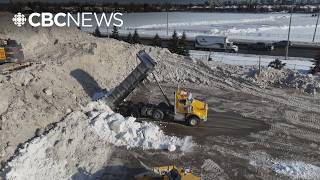 How are snow removal operations going after Toronto's record-breaking snowstorm?