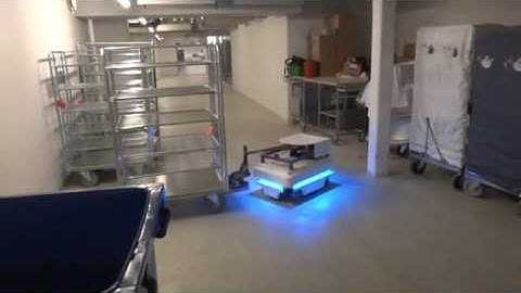 MiR mobile industrial robots towing cart