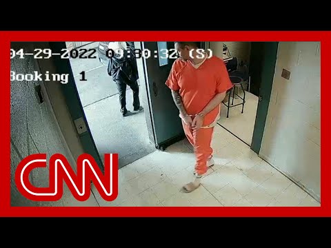 Video shows the moment an Alabama inmate escaped