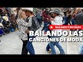 Bailando las canciones de moda!