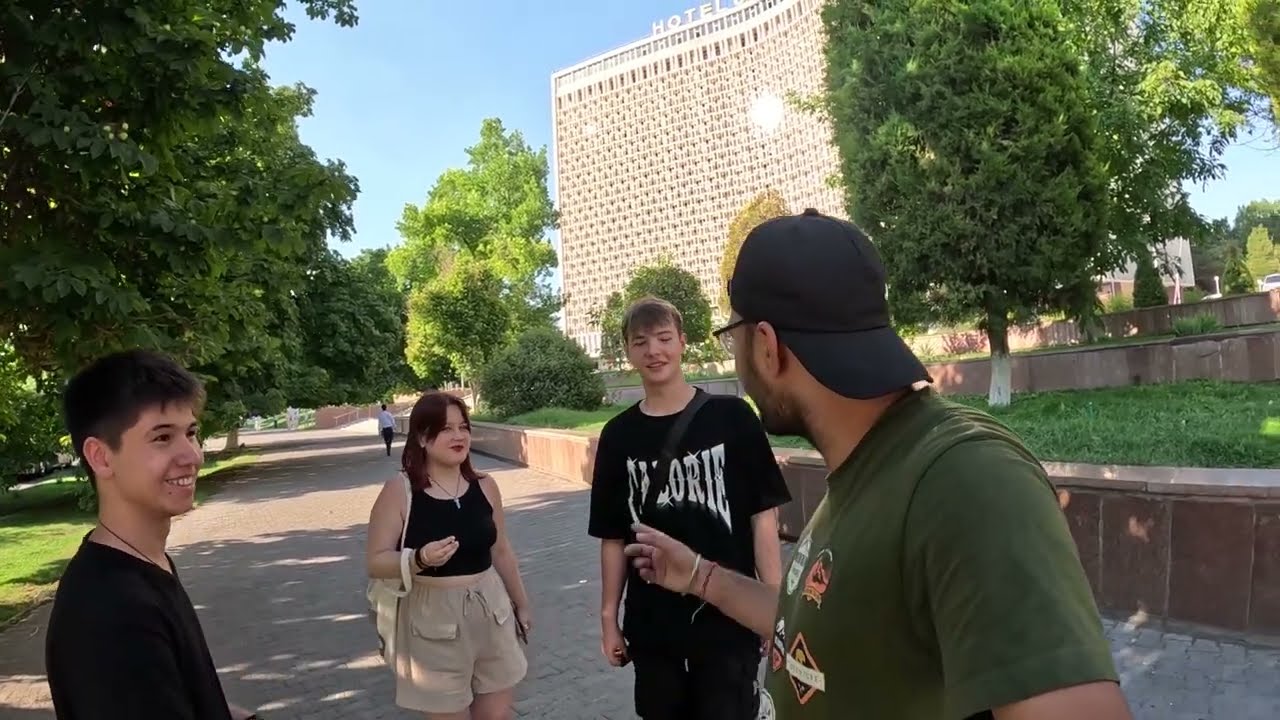 Foreigners Reactions to India's Lal Bahadur Shastri Statue in Uzbekistan  | Truth of his death