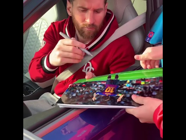 MEETING MESSI AGAIN at training ground! 호민 아들 팬 13/11/2018 class=