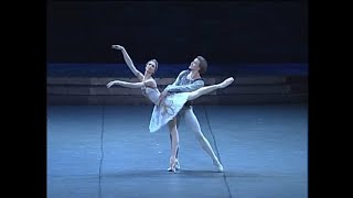 Svetlana Zakharova and Denis Matvienko in the ballet &quot;Raymonda&quot;. New National Theatre Tokyo, 2009.