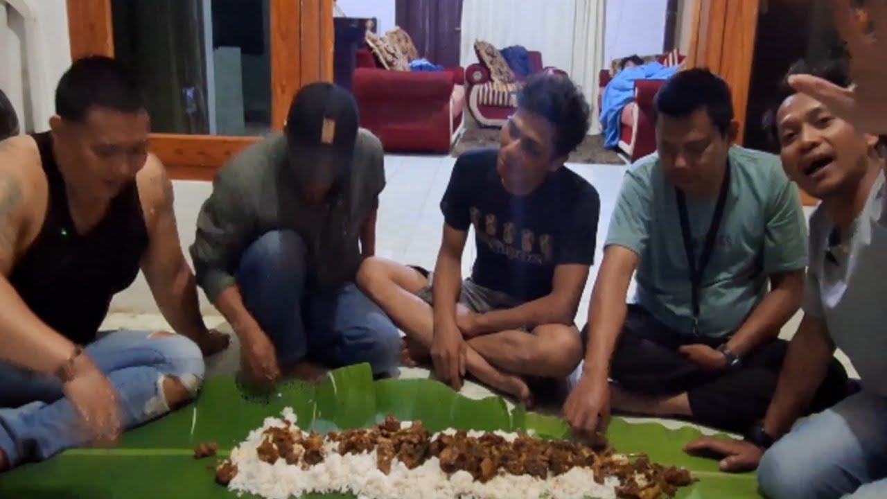 PAK HAJI NANGIS KENA PRANK,,,ENTOK BON CABE MASI JUGA DI TAMBAH CABE RAWIT LAGI
