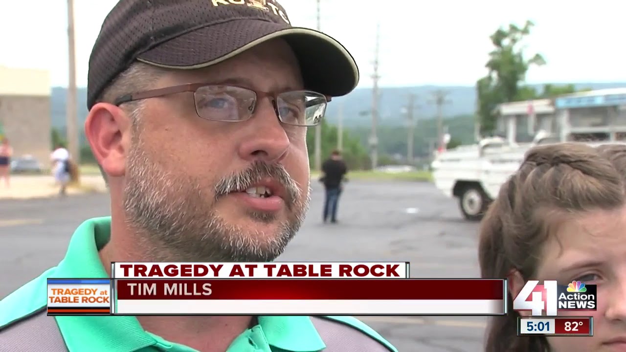 Memorial grows outside "Ride the Ducks" headquarters in Branson