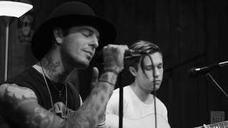 The Neighbourhood - Female Robbery (Acoustic Live) Resimi