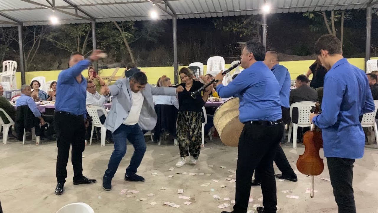 Gökçeşmeliler Akçeşme köyü gecesi Muhtarımız Engin Çetin ve eşi Gülsüm hanımdan mükemmel oyun