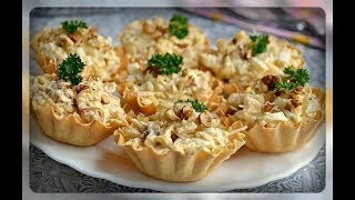 Салат с курицей и ананасом в корзинках Салат с курицей и ананасом в корзинках