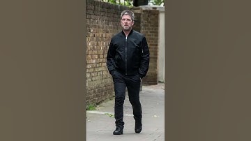 Liam Gallagher REUNITES With Noel At Rehearsal