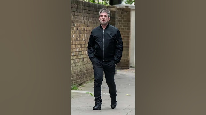 Liam Gallagher REUNITES With Noel At Rehearsal