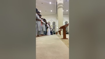 تلاوة للشيخ ألفيين بجامع الشيخ زايد طيب الله ثراه