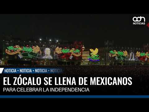 Miles llegan al Zócalo para celebrar el 216 aniversario de la Independencia