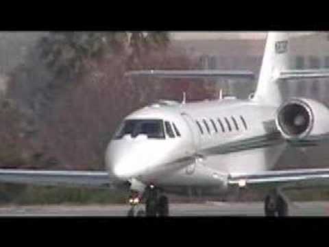 A beautiful business jet, Cessna Citation 680 Sovereign 2005 yr model, taxiing and taking off from Santa Monica Aiport Rwy21. Sovereign has the best style in...
