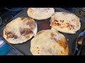 Como hacer pupusas revueltas de chicharrón frijol y queso mozarella