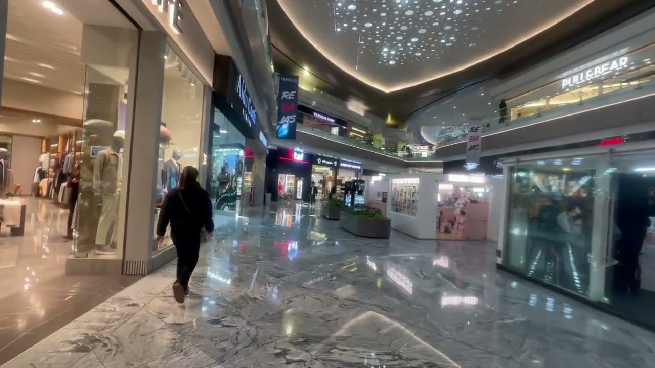 hoy 12 de enero les cuento un dato ciudad de México tiene el centro comercial mas grande 