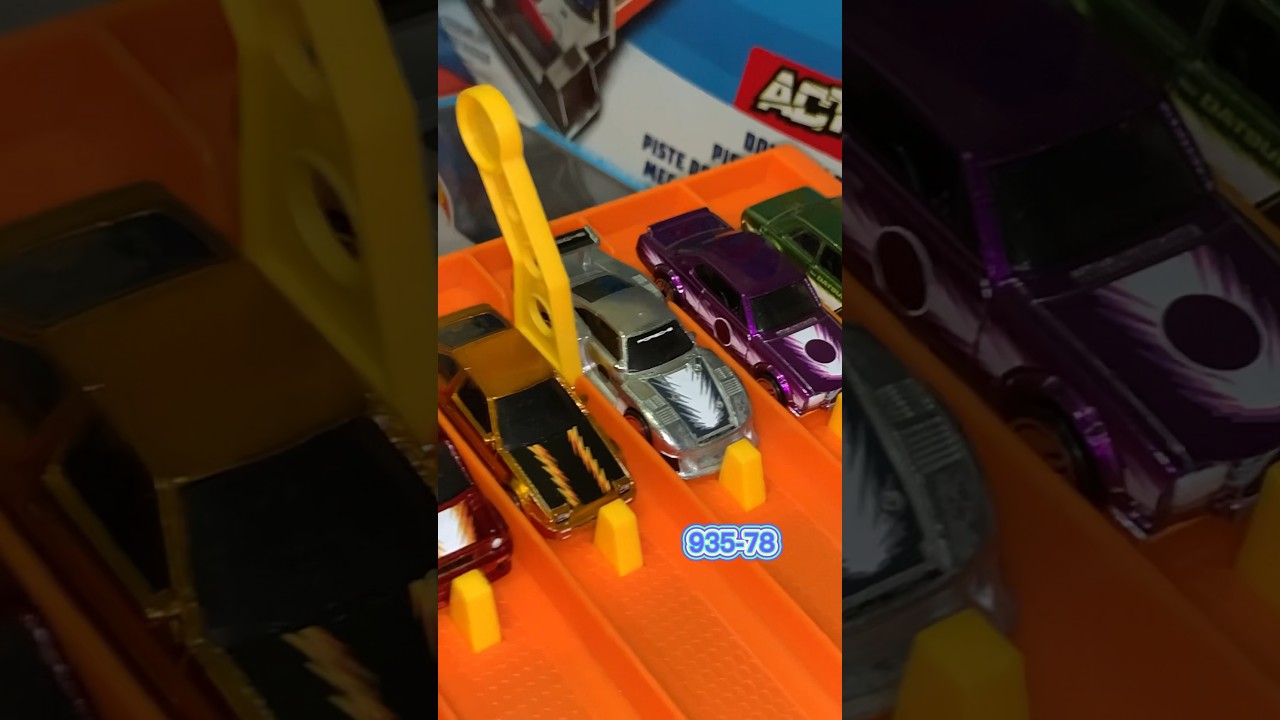 Hot Wheels Ultra Hots Drag Racing X Super 6-Lane Raceway 