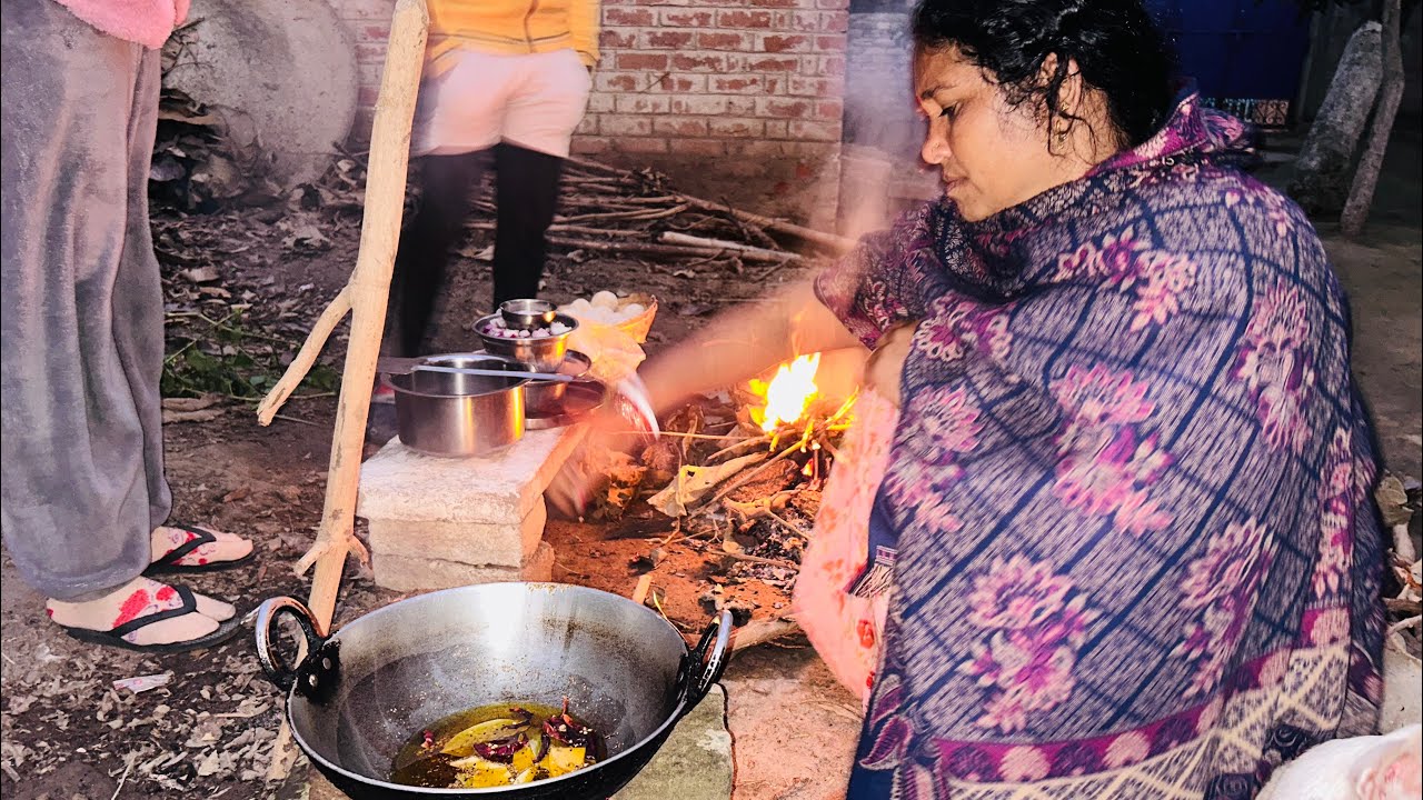 Gaon Mein Aaj Bana Tasty Chicken | Chicken Recipe Desi Style | 