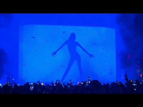 LISA - LALISA & MONEY w/ Pole Dance Intro (Live @ Coachella 2023 Weekend 2)