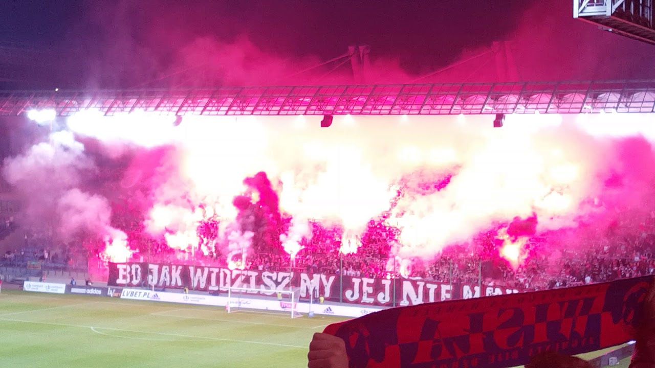 Wisla - Cracovia Krakau, 12.08.2017, Intro Pyro