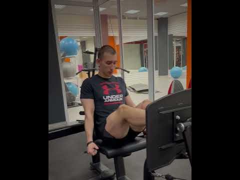Жим ногами в блочном тренажере с узкой постановкой. - YouTube