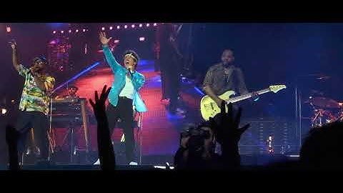 2022/10/15 Bruno Mars - Treasure live in Allianz Stadium Sydney