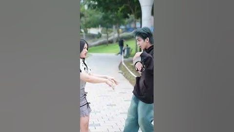 How to shade your girlfriend from the sun #chany #C4class #chang000 #shorts