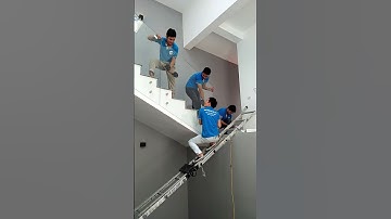 Lắp đặt lan can cầu thang kính nhà phố