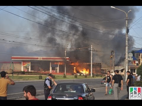 Момент взрыва автозаправки на троллейбусном кольце г. Махачкалы (08.08.14)