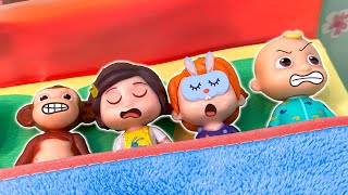 Ten in the Bed Song | Playing with CoComelon Toys - Nursery Rhymes w Kids Songs