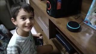 Meu filho de 5 anos interagindo com assistente virtual ALEXA! Vale a pena comprar em 2021?