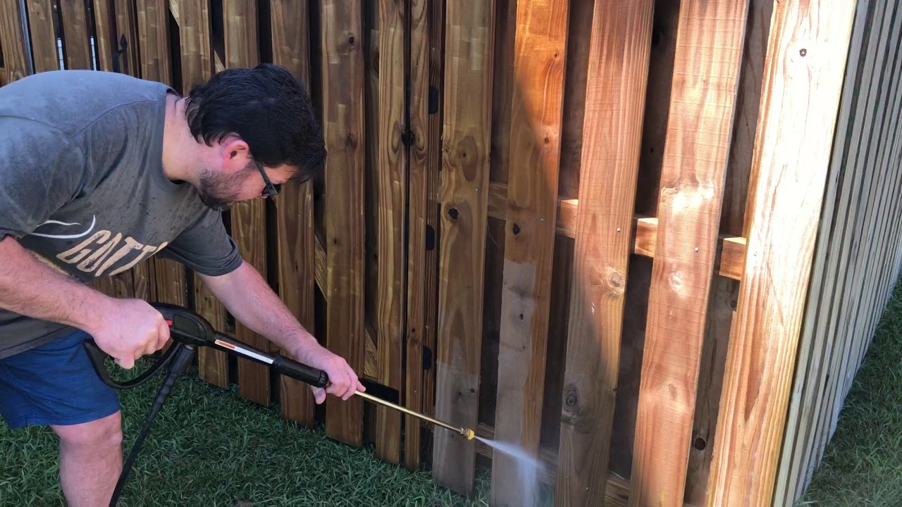 How to Pressure wash privacyshadow box wood fence. YouTube