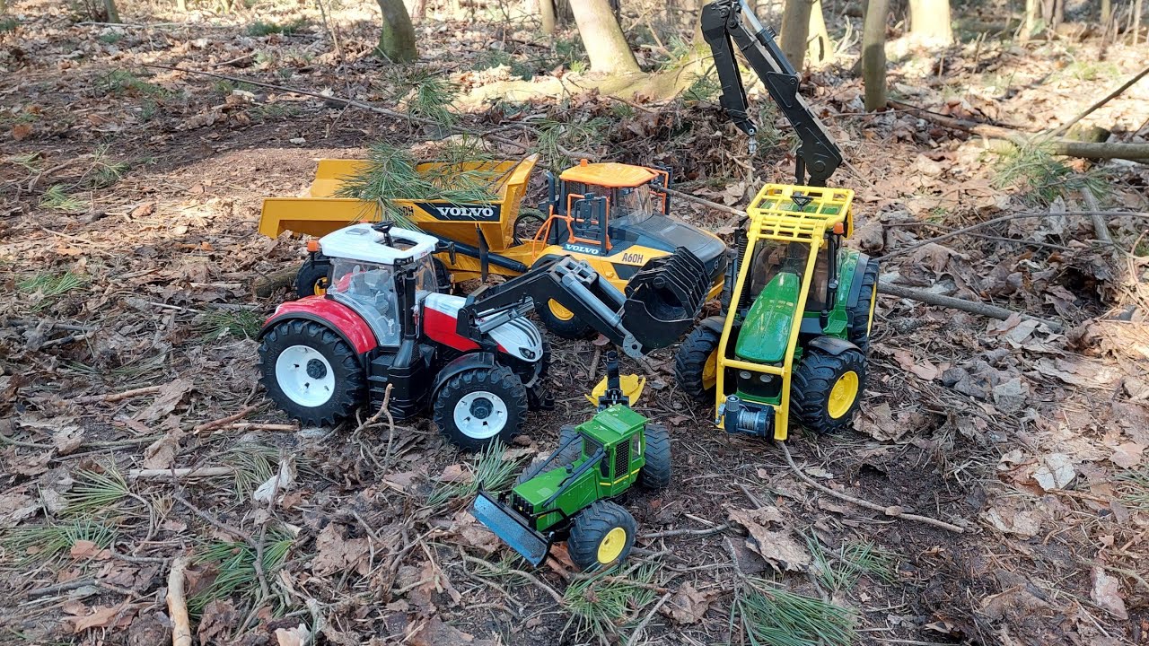 Traktory i maszyny BRUDER w Lesie, John Deere, Steyr, Volvo z drzewem