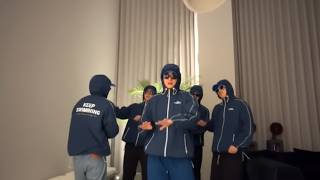 V and Wooga Squad Dance — But Look at the Room