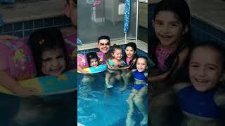 Recordações De Brincadeiras Na Piscina