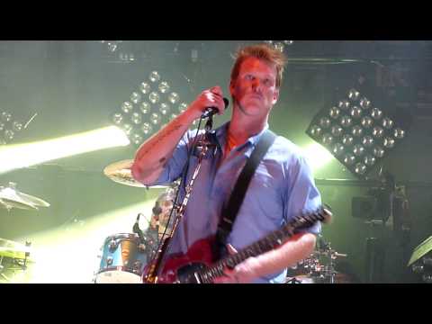 Them Crooked Vultures - Highway 1 (New song) @ Roy...