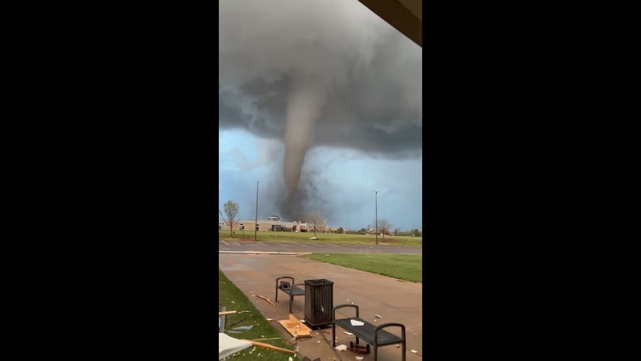 Andover KS Tornado Video April 29 2022 Courtesy Dave Jackson 