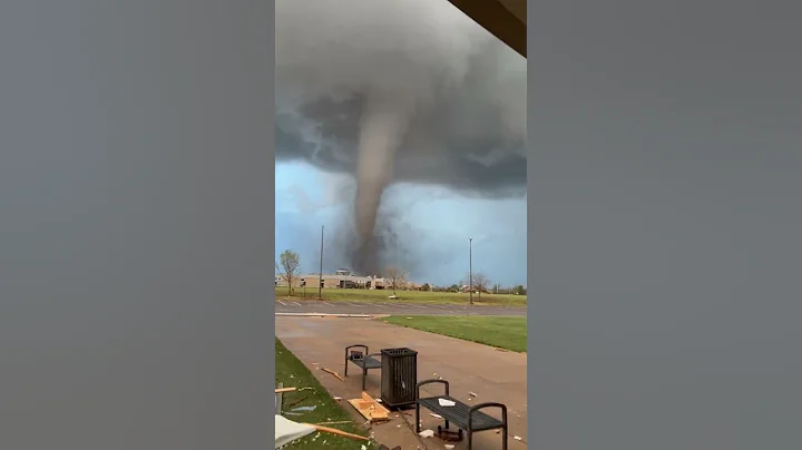 Andover, KS tornado video, April 29, 2022 (Courtesy: Dave Jackson)