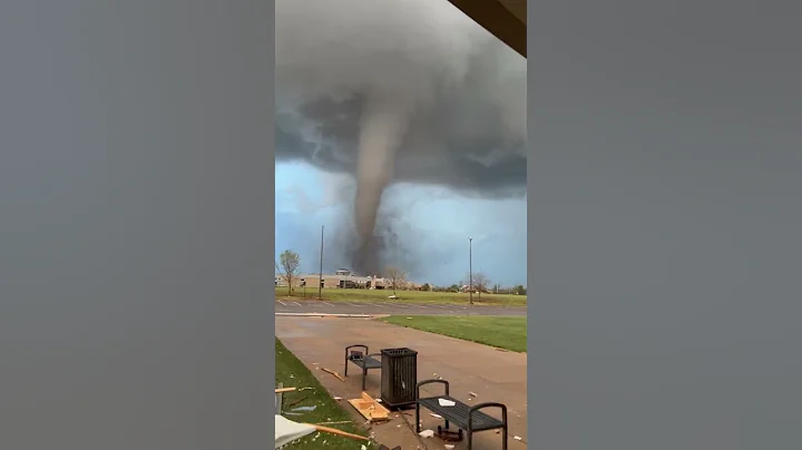 Andover, KS tornado video, April 29, 2022 (Courtesy: Dave Jackson) - DayDayNews