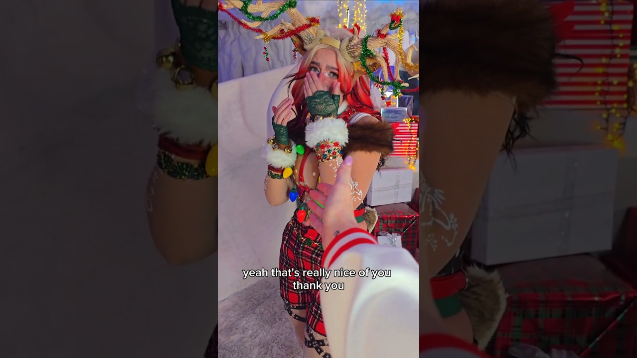 Shake my hand with ALL OF SANTA'S REINDEER 🦌🎅🤝🎄