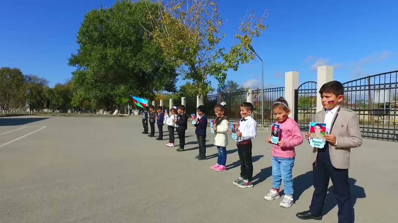 Şamaxı rayon Ak.H.Hüseynov adına Çarhan kənd tam orta məktəbin Şuşa və bayraq flashmobu