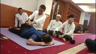 Terapi Manthai bersama Master Uda Opick dari Klinik Salman Sehati