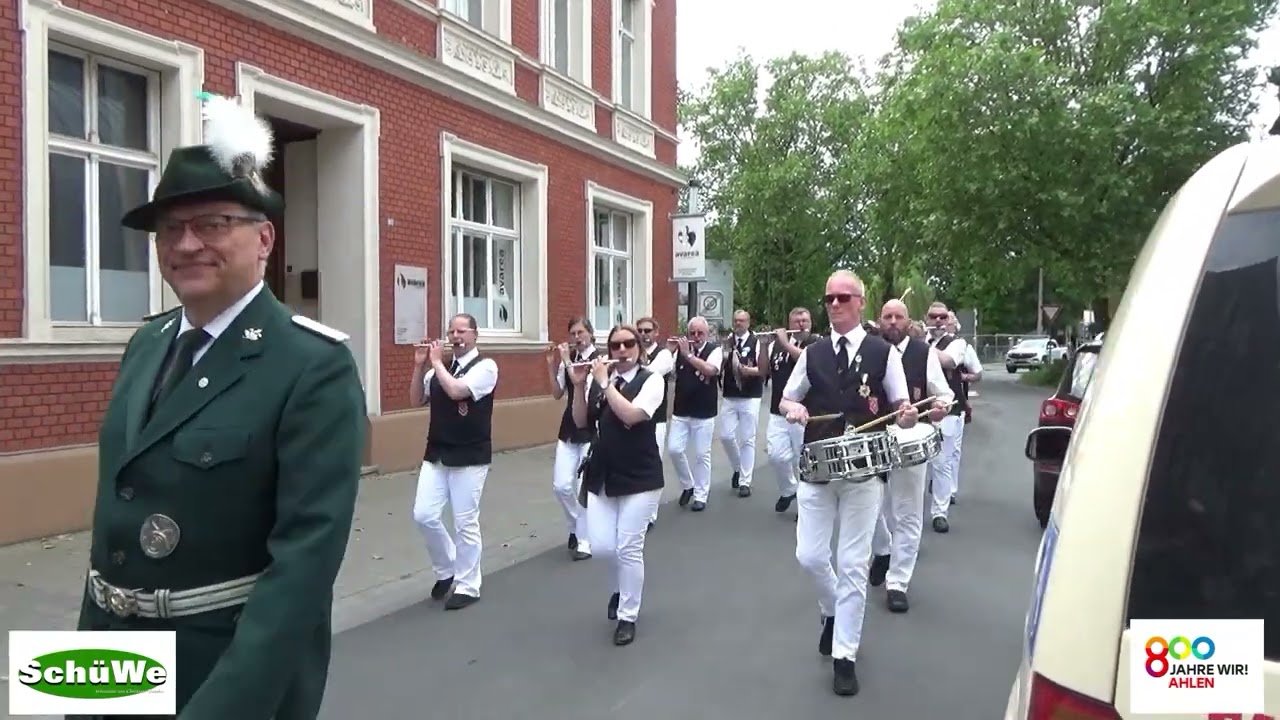 Umzug der Ahlener Bürgerschützen durch die Innenstadt