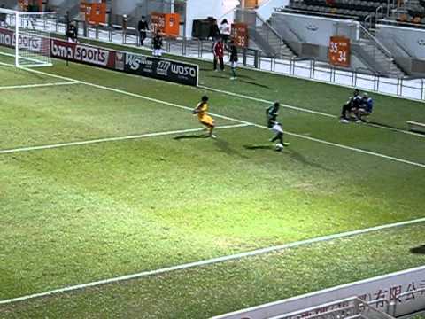 2011年12月4日 甲組聯賽 公民2-3天水圍飛馬-楊賜麟傳中可惜隊友來遲一步.AVI
